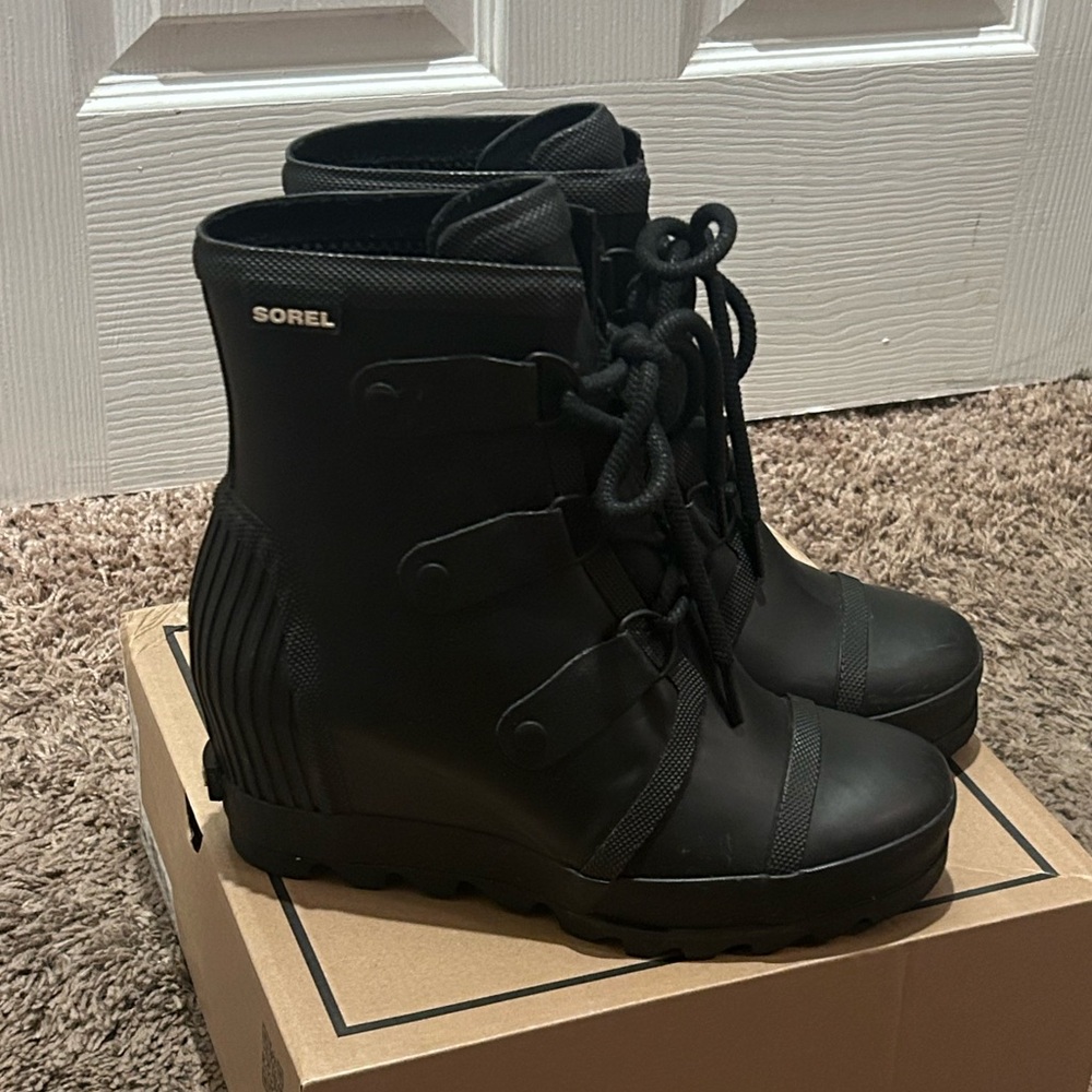 SOREL JOAN RAIN WEDGE BOOT